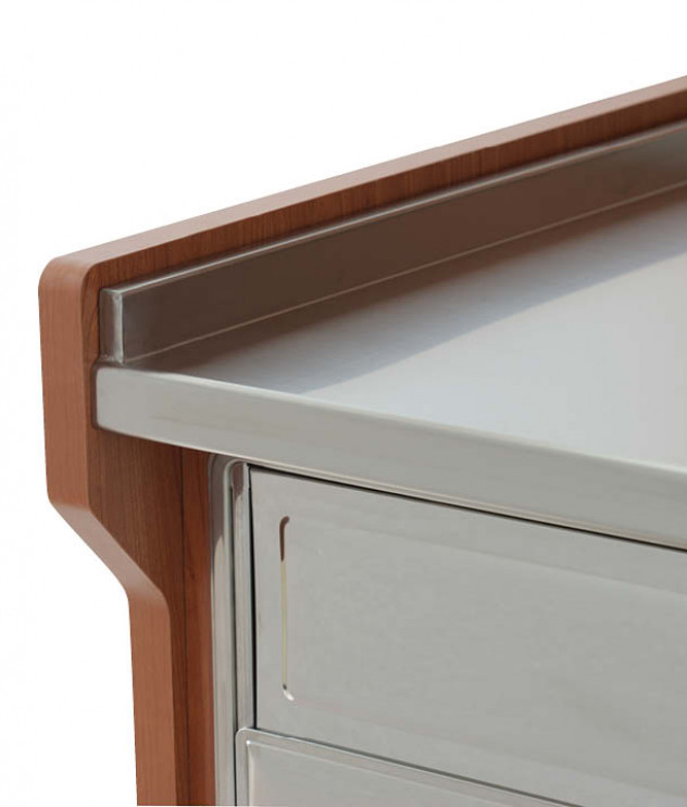 Paricolare piano di lavoro in acciaio INOX Paricolare piano di lavoro in acciaio INOX